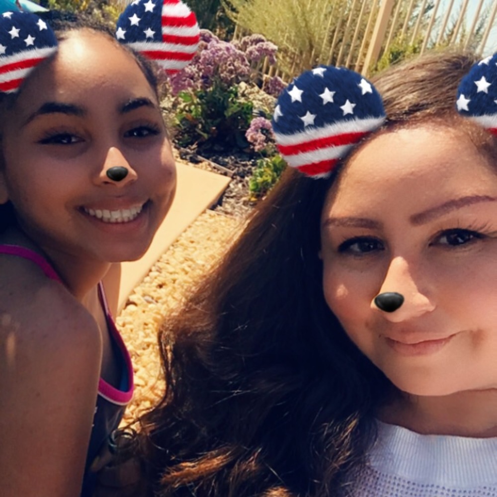 Meet your Posher, Leona